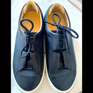 Ecco casual shoes.  Great comfort brand. This look super cool on.  Size 10